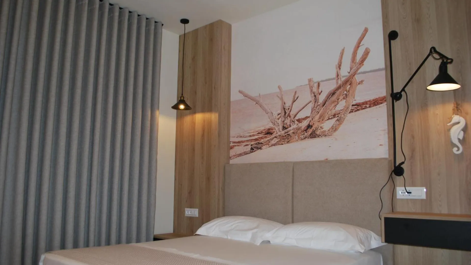 Sofo Hotel Dhërmi 3*,
