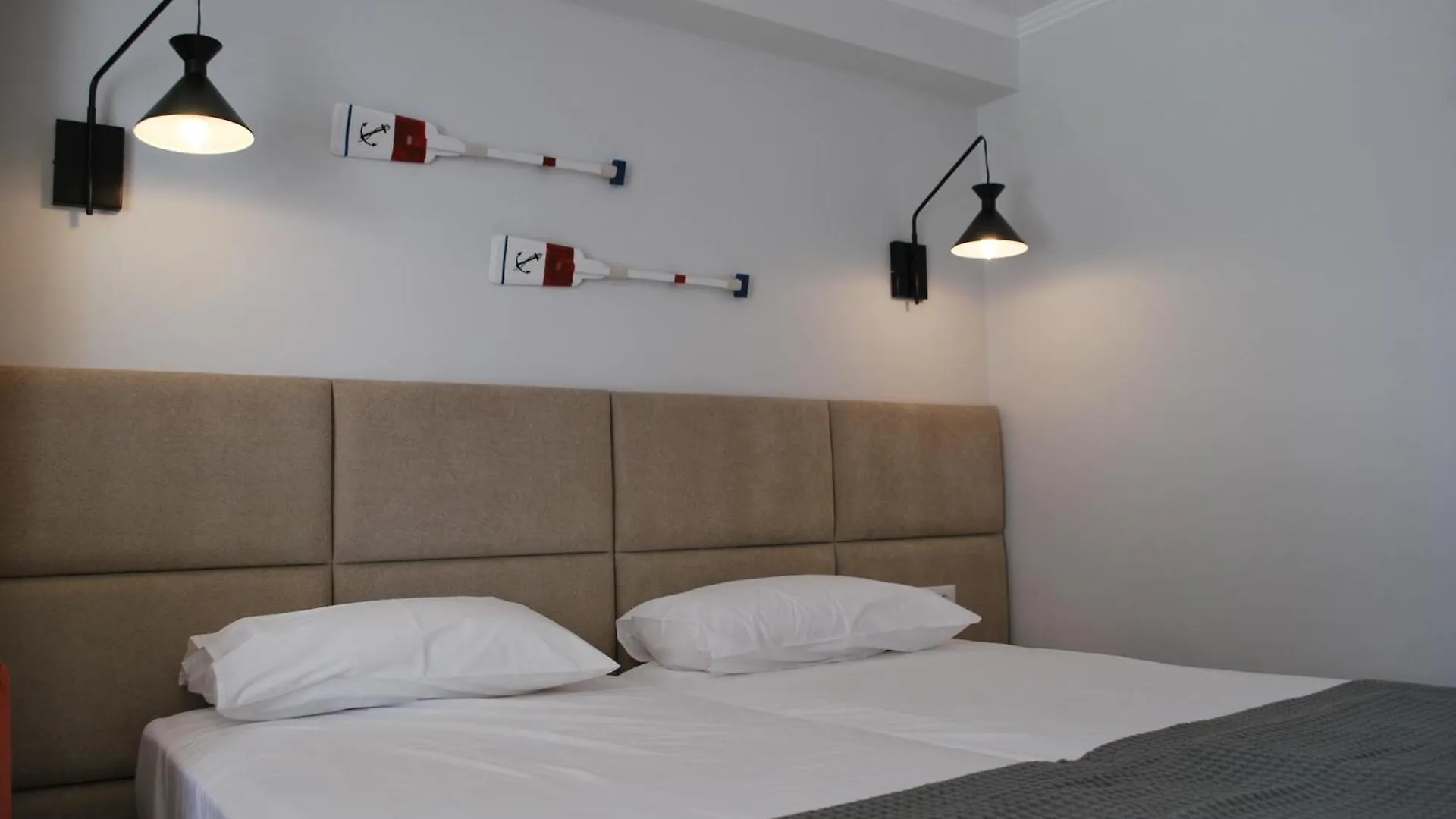 Sofo Hotel Dhërmi 3*,  Albánie