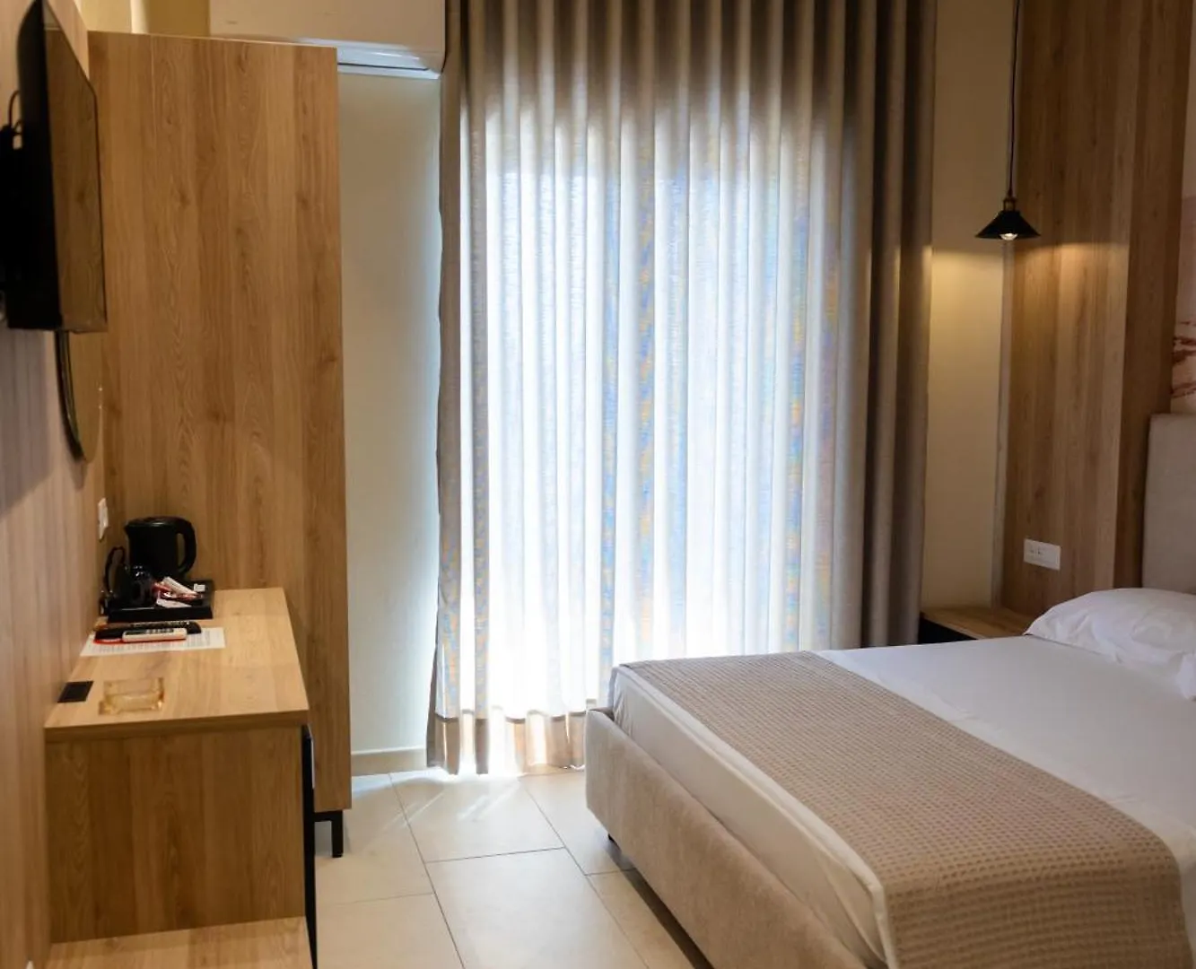 Sofo Hotel Dhërmi 3*,  Albánie